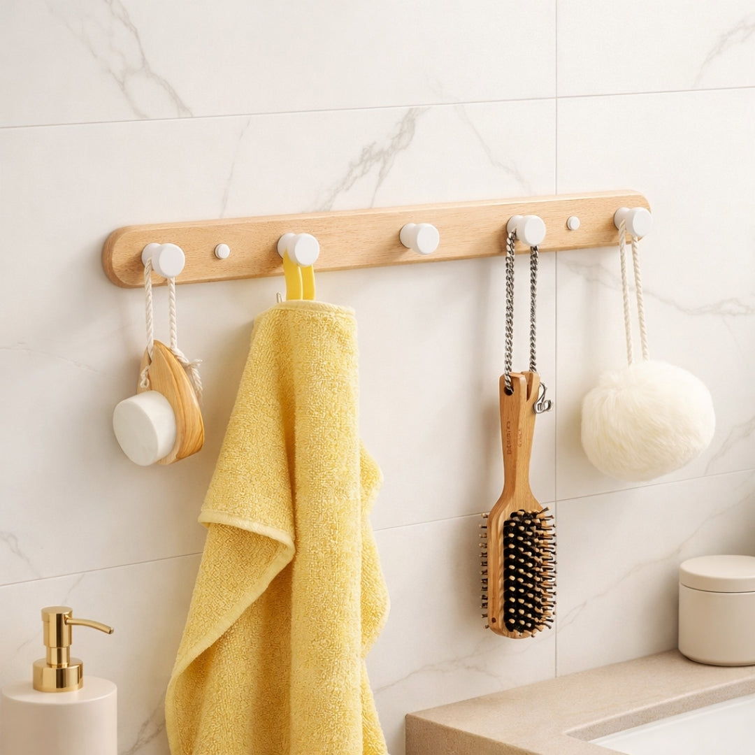 Porte manteau mural bois clair